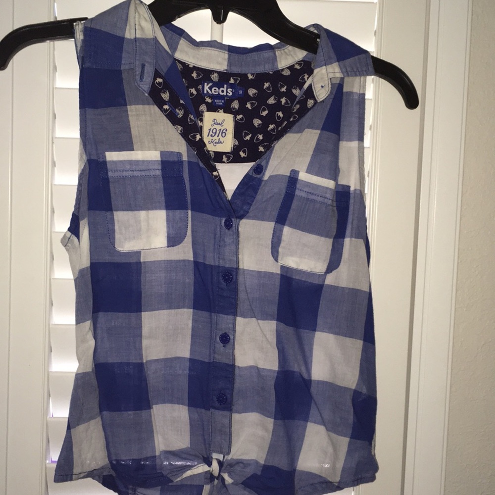 Blue and white plaid top